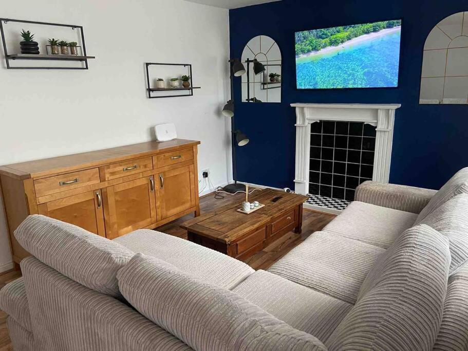 Manchester - Eccles - Business - Contractors - Families - Discounts Available Kültér fotó