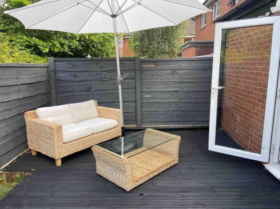 Manchester - Eccles - Business - Contractors - Families - Discounts Available Kültér fotó