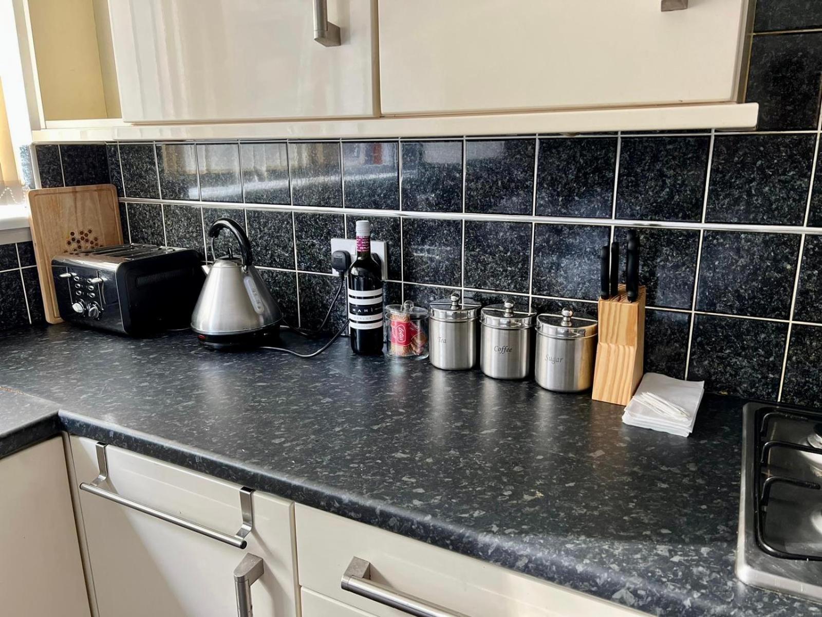 Manchester - Eccles - Business - Contractors - Families - Discounts Available Kültér fotó
